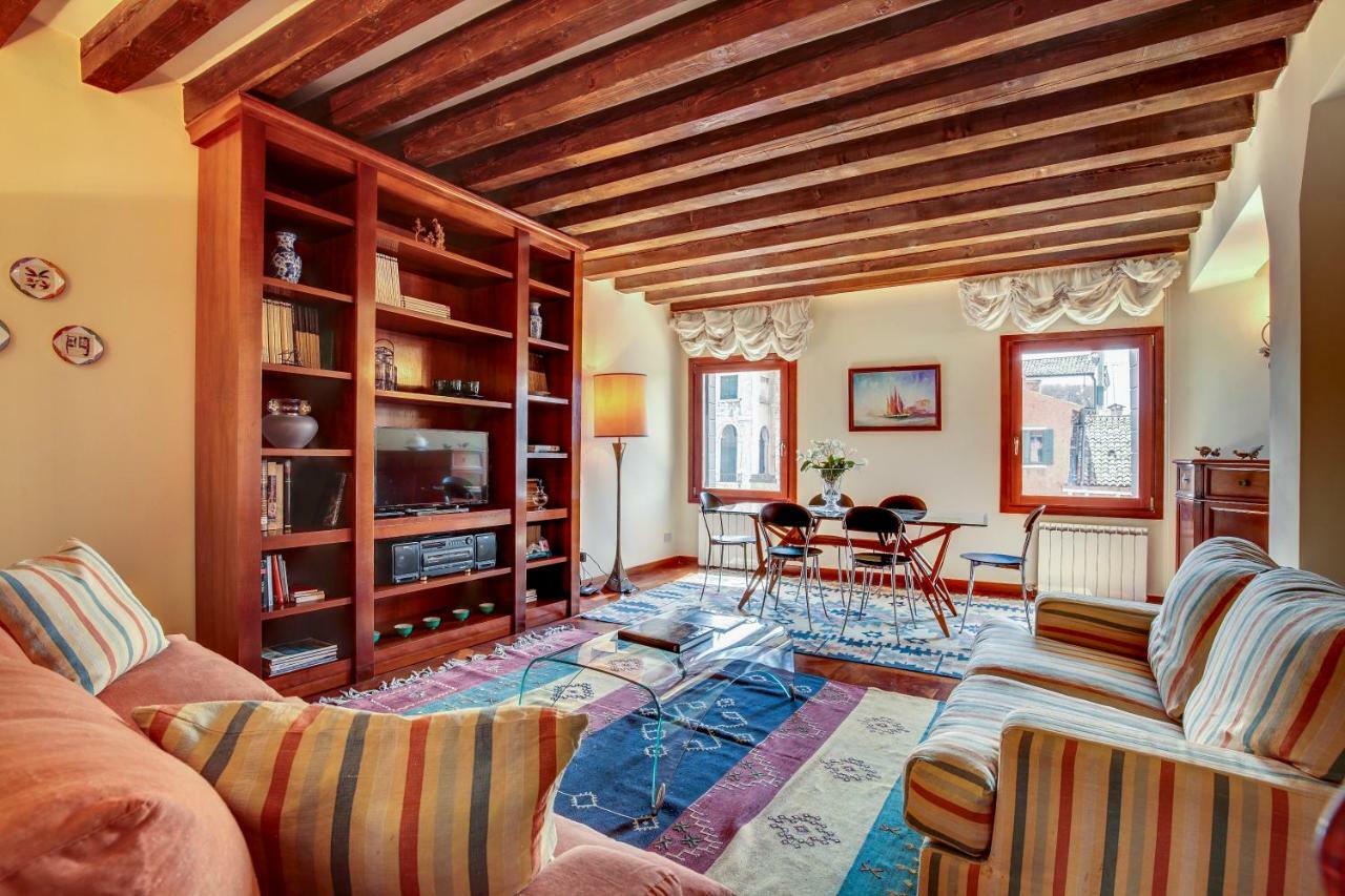 Biennale Terrace Apt Venecia