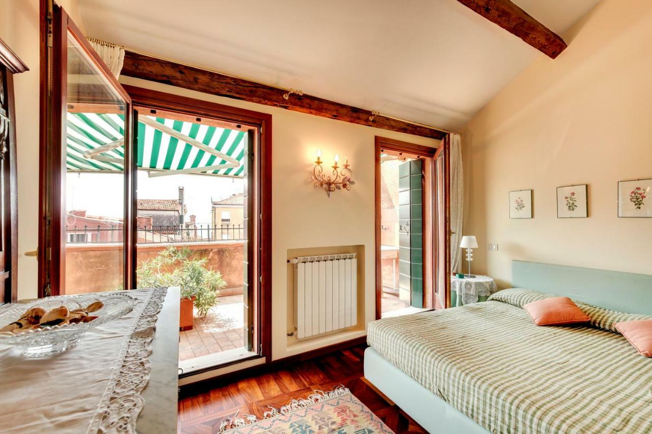 Biennale Terrace Apt Venecia