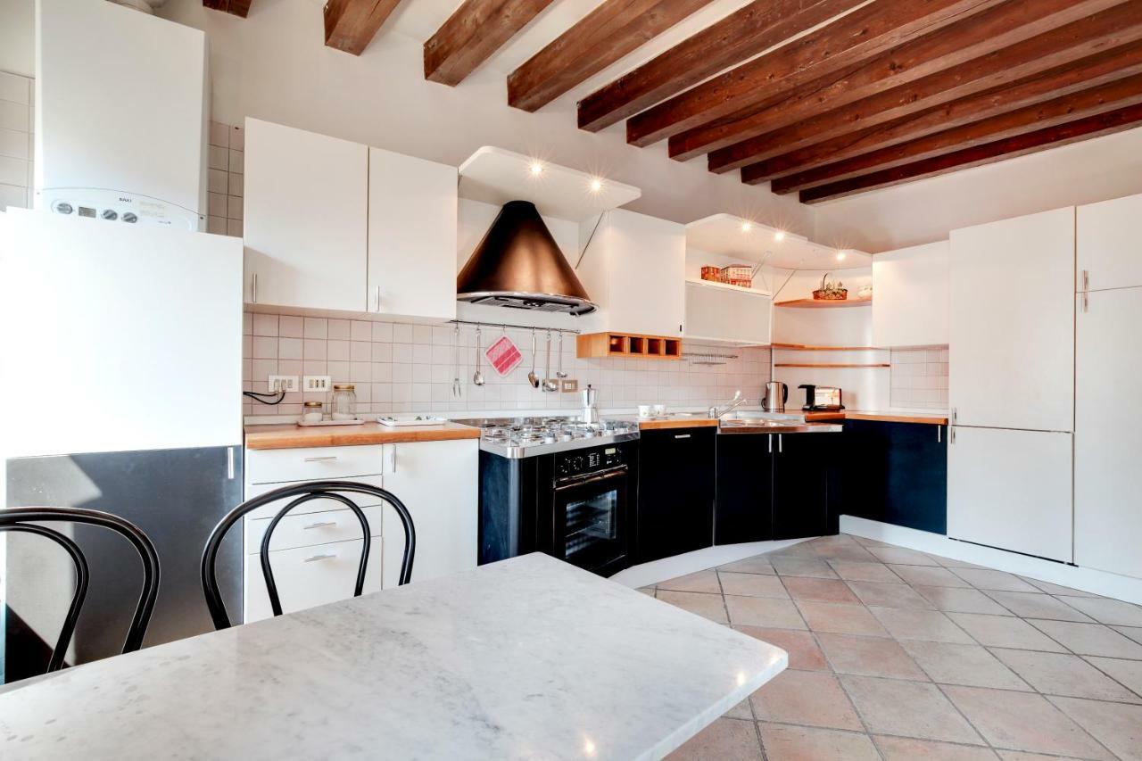 Biennale Terrace Apt Venecia